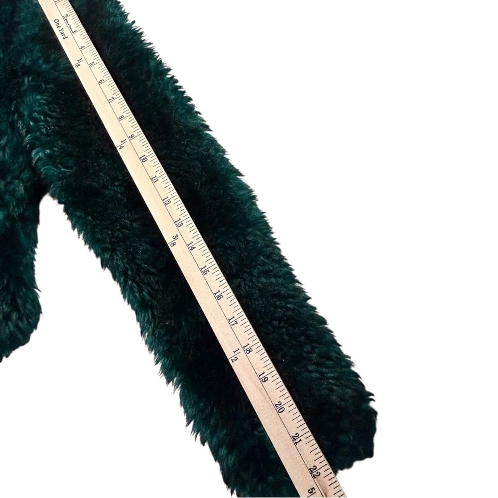 BELLE VERE | Emerald Green Faux Fur Moto Jacket (XS) - Picture 4 of 12